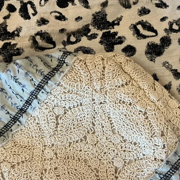 POL Patchwork Lace Leopard Floral Button up Jacket Shacket Cream and Black Small - Picture 9 of 9